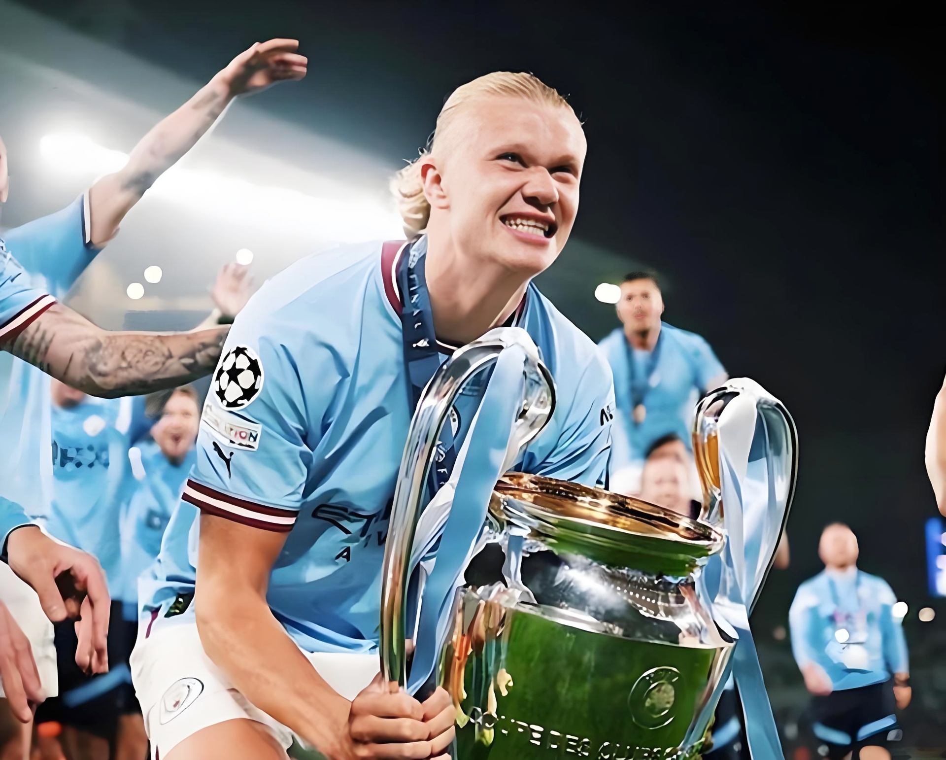 包含马竞赛前列队欢迎哈兰德，尊重对手尽显风度！的词条